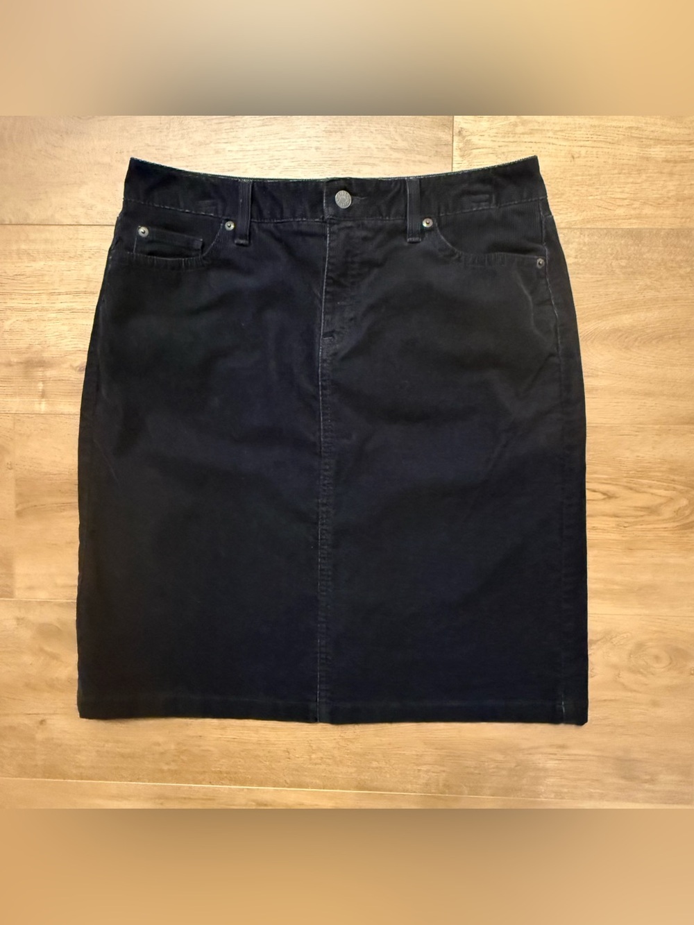 NWOT L.L. Bean Women's Black Pinwale Corduroy Utility Pencil Skirt, Sz. 8R